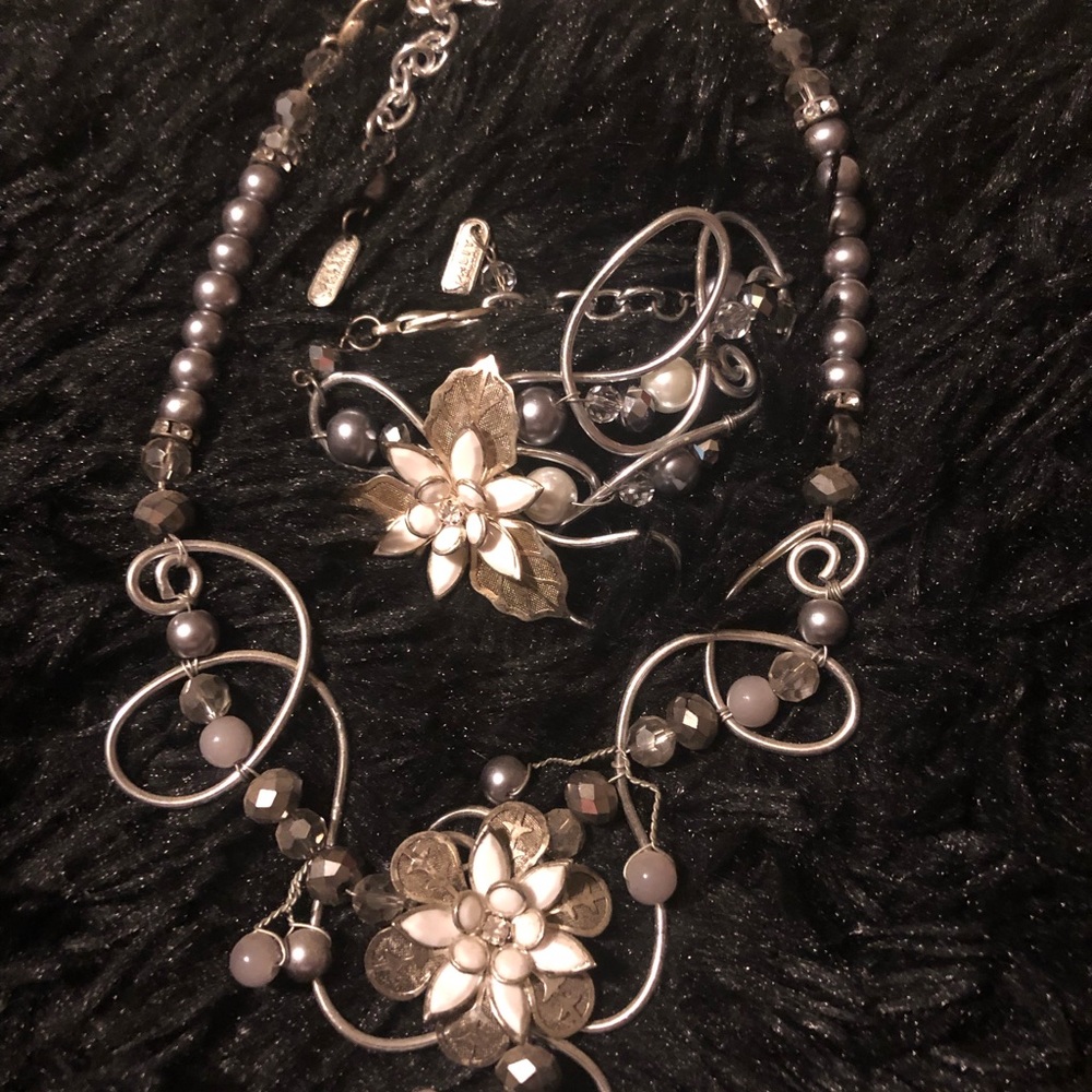 Matching beautifully hand crafted necklace and bracelet set.